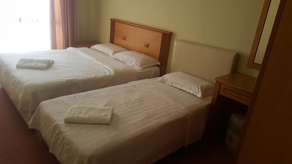 Homestay Marina Court Resort โกตาคินาบาลู ภายนอก รูปภาพ